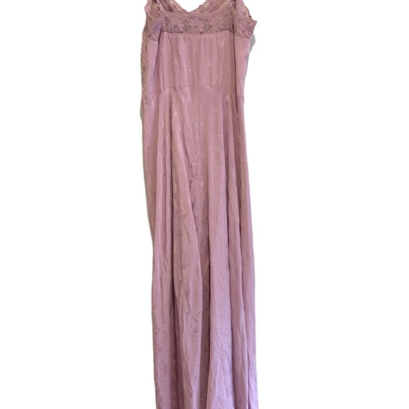 ASTR slip dress in lilac - Picture 2 of 8
